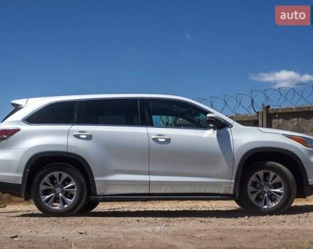 Белый Тойота Хайлендер, объемом двигателя 3.5 л и пробегом 392 тыс. км за 19500 $, фото 10 на Automoto.ua