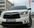 Белый Тойота Хайлендер, объемом двигателя 3.5 л и пробегом 222 тыс. км за 19900 $, фото 1 на Automoto.ua