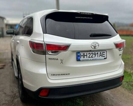 Белый Тойота Хайлендер, объемом двигателя 3.5 л и пробегом 392 тыс. км за 19500 $, фото 6 на Automoto.ua