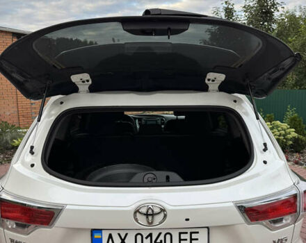 Белый Тойота Хайлендер, объемом двигателя 3.46 л и пробегом 245 тыс. км за 23500 $, фото 9 на Automoto.ua