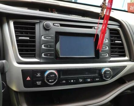 Белый Тойота Хайлендер, объемом двигателя 3.5 л и пробегом 88 тыс. км за 29000 $, фото 16 на Automoto.ua