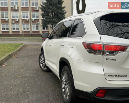 Белый Тойота Хайлендер, объемом двигателя 2.67 л и пробегом 152 тыс. км за 22800 $, фото 7 на Automoto.ua