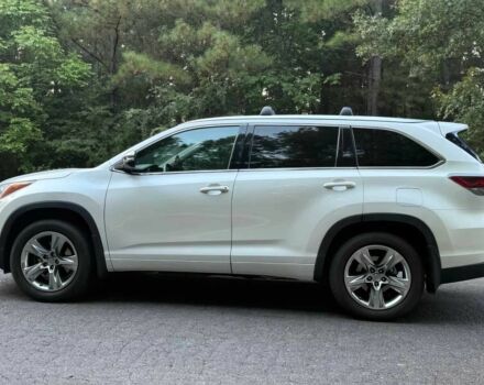 Белый Тойота Хайлендер, объемом двигателя 3.5 л и пробегом 73 тыс. км за 10000 $, фото 3 на Automoto.ua