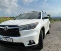 Белый Тойота Хайлендер, объемом двигателя 3.5 л и пробегом 210 тыс. км за 19800 $, фото 5 на Automoto.ua