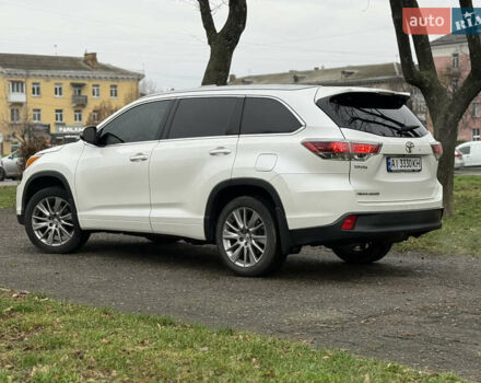 Белый Тойота Хайлендер, объемом двигателя 2.67 л и пробегом 152 тыс. км за 22800 $, фото 8 на Automoto.ua