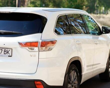 Белый Тойота Хайлендер, объемом двигателя 3.46 л и пробегом 115 тыс. км за 26300 $, фото 8 на Automoto.ua