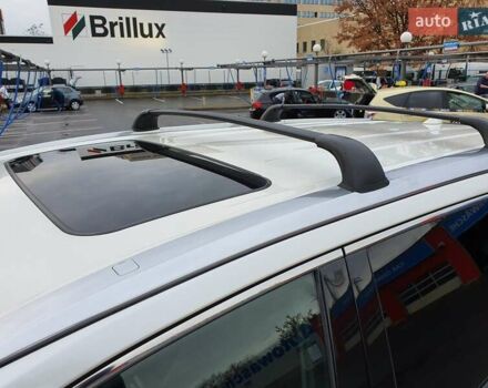 Белый Тойота Хайлендер, объемом двигателя 3.55 л и пробегом 220 тыс. км за 20515 $, фото 4 на Automoto.ua