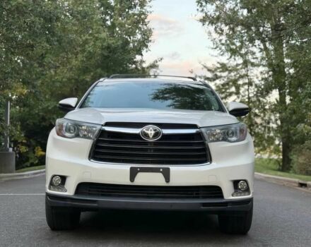 Белый Тойота Хайлендер, объемом двигателя 3.5 л и пробегом 73 тыс. км за 10000 $, фото 1 на Automoto.ua