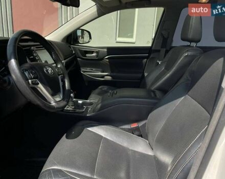 Білий Тойота Хайлендер, об'ємом двигуна 3.46 л та пробігом 158 тис. км за 21500 $, фото 11 на Automoto.ua