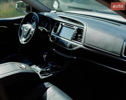 Белый Тойота Хайлендер, объемом двигателя 3.46 л и пробегом 115 тыс. км за 26300 $, фото 16 на Automoto.ua