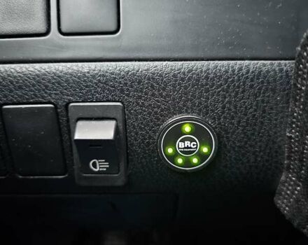 Белый Тойота Хайлендер, объемом двигателя 3.55 л и пробегом 220 тыс. км за 20515 $, фото 1 на Automoto.ua