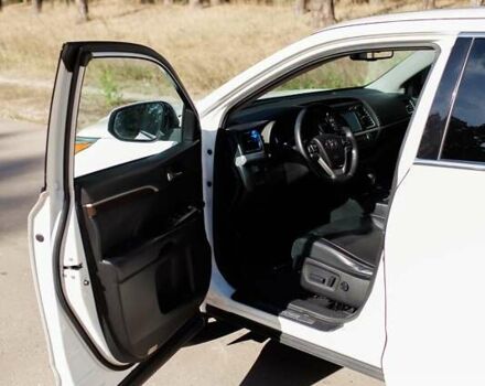 Белый Тойота Хайлендер, объемом двигателя 3.46 л и пробегом 115 тыс. км за 26300 $, фото 22 на Automoto.ua