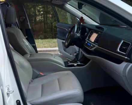 Белый Тойота Хайлендер, объемом двигателя 3.5 л и пробегом 73 тыс. км за 10000 $, фото 8 на Automoto.ua