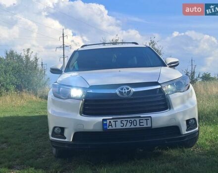 Білий Тойота Хайлендер, об'ємом двигуна 3.5 л та пробігом 210 тис. км за 19200 $, фото 2 на Automoto.ua