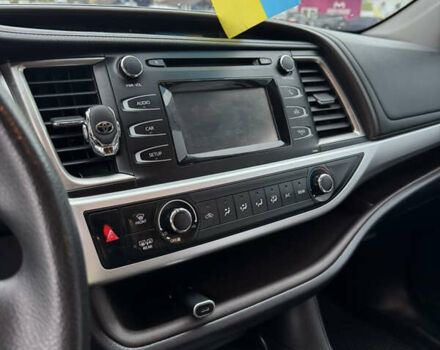 Тойота Хайлендер 2016 в Киеве на Automoto.ua Белый Тойота Хайлендер, объемом двигателя 2.67 л и пробегом 185 тыс. км за 18550 $, фото 10 на Automoto.ua