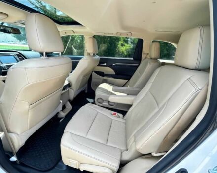 Тойота Хайлендер 2016 в Днепре (Днепропетровске) на Automoto.ua Белый Тойота Хайлендер, объемом двигателя 3.5 л и пробегом 80 тыс. км за 11000 $, фото 10 на Automoto.ua