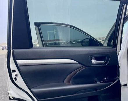 Белый Тойота Хайлендер, объемом двигателя 2.67 л и пробегом 180 тыс. км за 18995 $, фото 44 на Automoto.ua