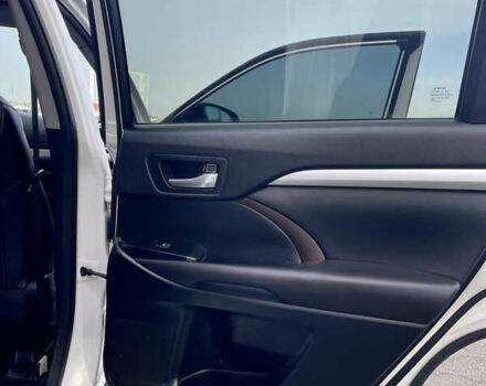 Белый Тойота Хайлендер, объемом двигателя 2.67 л и пробегом 180 тыс. км за 18995 $, фото 33 на Automoto.ua