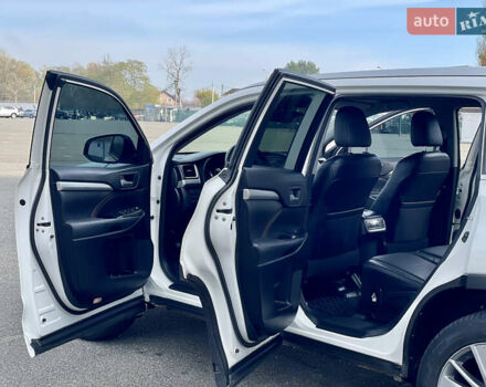 Белый Тойота Хайлендер, объемом двигателя 2.67 л и пробегом 180 тыс. км за 18995 $, фото 38 на Automoto.ua