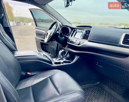 Белый Тойота Хайлендер, объемом двигателя 2.67 л и пробегом 180 тыс. км за 18995 $, фото 25 на Automoto.ua