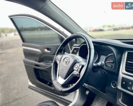 Белый Тойота Хайлендер, объемом двигателя 2.67 л и пробегом 180 тыс. км за 18995 $, фото 27 на Automoto.ua