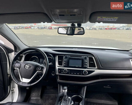 Белый Тойота Хайлендер, объемом двигателя 2.67 л и пробегом 180 тыс. км за 18995 $, фото 31 на Automoto.ua