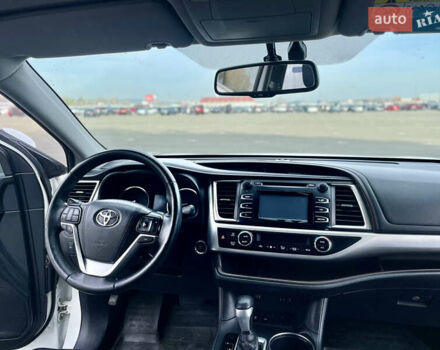 Белый Тойота Хайлендер, объемом двигателя 2.67 л и пробегом 180 тыс. км за 18995 $, фото 42 на Automoto.ua