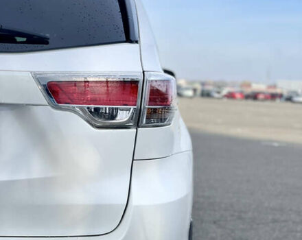 Белый Тойота Хайлендер, объемом двигателя 2.67 л и пробегом 180 тыс. км за 18995 $, фото 7 на Automoto.ua