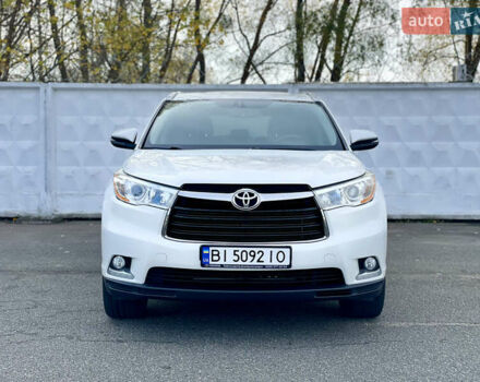 Белый Тойота Хайлендер, объемом двигателя 2.67 л и пробегом 180 тыс. км за 18995 $, фото 4 на Automoto.ua