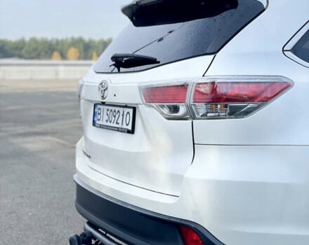 Белый Тойота Хайлендер, объемом двигателя 2.67 л и пробегом 180 тыс. км за 18995 $, фото 21 на Automoto.ua