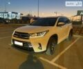 Белый Тойота Хайлендер, объемом двигателя 3.5 л и пробегом 140 тыс. км за 26000 $, фото 1 на Automoto.ua