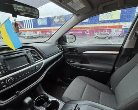 Тойота Хайлендер 2016 в Киеве на Automoto.ua Белый Тойота Хайлендер, объемом двигателя 2.67 л и пробегом 185 тыс. км за 18550 $, фото 12 на Automoto.ua