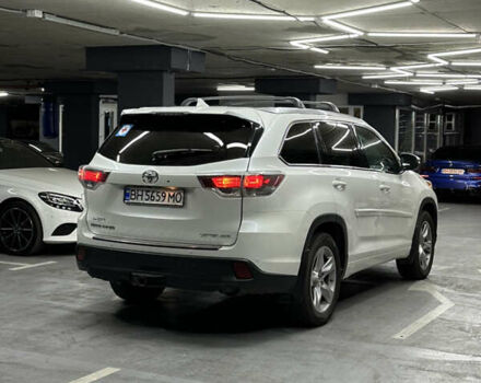 Белый Тойота Хайлендер, объемом двигателя 3.5 л и пробегом 145 тыс. км за 24800 $, фото 6 на Automoto.ua
