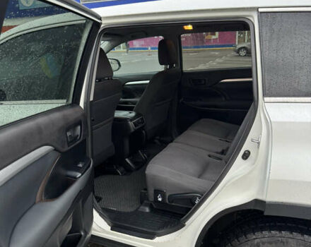 Тойота Хайлендер 2016 в Киеве на Automoto.ua Белый Тойота Хайлендер, объемом двигателя 2.67 л и пробегом 185 тыс. км за 18550 $, фото 16 на Automoto.ua