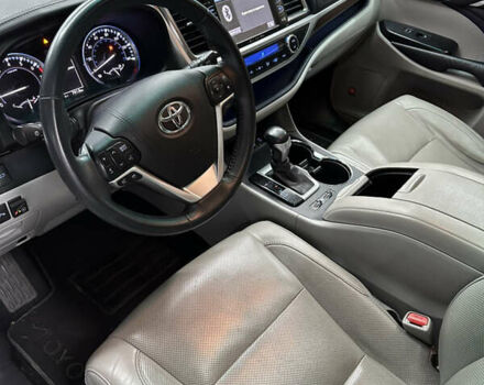 Белый Тойота Хайлендер, объемом двигателя 3.5 л и пробегом 145 тыс. км за 24800 $, фото 12 на Automoto.ua