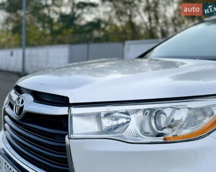 Белый Тойота Хайлендер, объемом двигателя 2.67 л и пробегом 180 тыс. км за 18995 $, фото 5 на Automoto.ua