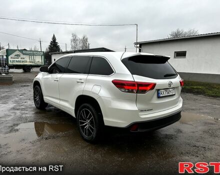 Белый Тойота Хайлендер, объемом двигателя 2.7 л и пробегом 113 тыс. км за 27500 $, фото 6 на Automoto.ua