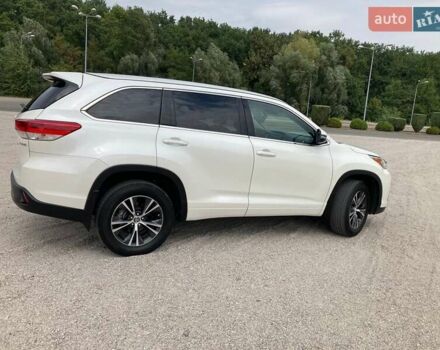 Белый Тойота Хайлендер, объемом двигателя 3.46 л и пробегом 22 тыс. км за 29500 $, фото 8 на Automoto.ua