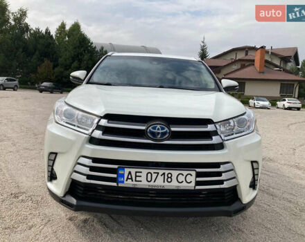 Білий Тойота Хайлендер, об'ємом двигуна 3.46 л та пробігом 15 тис. км за 25000 $, фото 16 на Automoto.ua