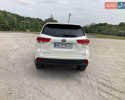 Білий Тойота Хайлендер, об'ємом двигуна 3.46 л та пробігом 15 тис. км за 25000 $, фото 8 на Automoto.ua