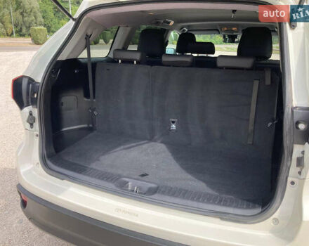 Белый Тойота Хайлендер, объемом двигателя 3.46 л и пробегом 15 тыс. км за 23500 $, фото 11 на Automoto.ua