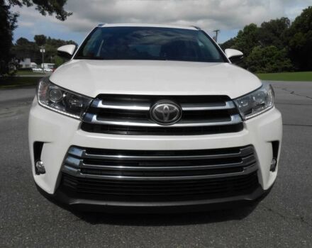 Белый Тойота Хайлендер, объемом двигателя 3.5 л и пробегом 67 тыс. км за 15600 $, фото 1 на Automoto.ua