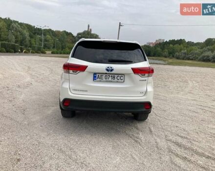 Белый Тойота Хайлендер, объемом двигателя 3.46 л и пробегом 22 тыс. км за 29500 $, фото 6 на Automoto.ua