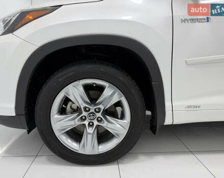 Белый Тойота Хайлендер, объемом двигателя 3.46 л и пробегом 100 тыс. км за 34000 $, фото 24 на Automoto.ua