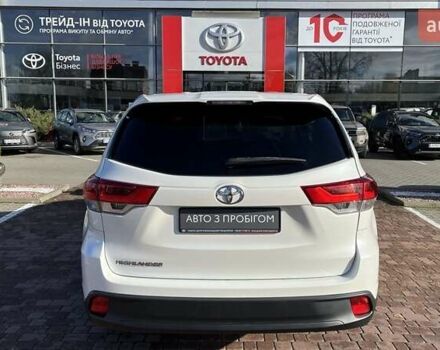Белый Тойота Хайлендер, объемом двигателя 2.67 л и пробегом 136 тыс. км за 24700 $, фото 3 на Automoto.ua