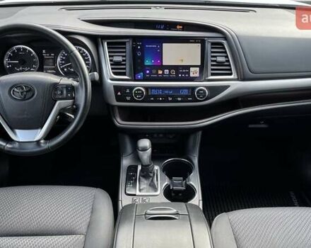 Белый Тойота Хайлендер, объемом двигателя 2.67 л и пробегом 136 тыс. км за 24700 $, фото 7 на Automoto.ua