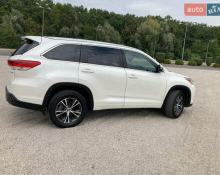 Белый Тойота Хайлендер, объемом двигателя 3.46 л и пробегом 15 тыс. км за 23500 $, фото 4 на Automoto.ua