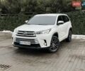 Білий Тойота Хайлендер, об'ємом двигуна 2.7 л та пробігом 114 тис. км за 25000 $, фото 1 на Automoto.ua