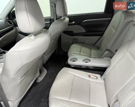 Белый Тойота Хайлендер, объемом двигателя 3.46 л и пробегом 100 тыс. км за 34000 $, фото 31 на Automoto.ua