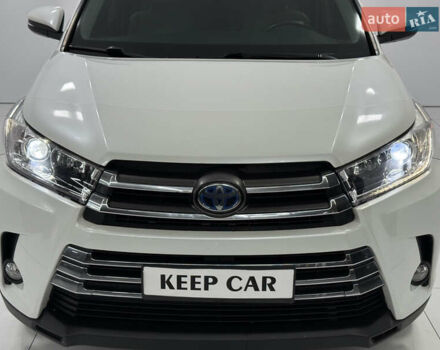 Белый Тойота Хайлендер, объемом двигателя 3.46 л и пробегом 100 тыс. км за 34000 $, фото 4 на Automoto.ua
